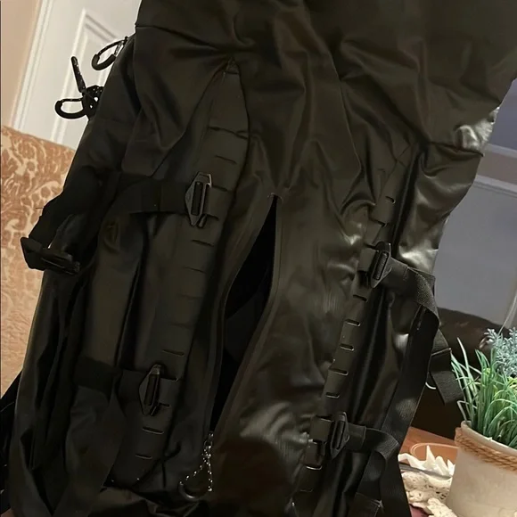 Oakley Waterproof Black Roll-Top Backpack with Tactical Design - Picture 4 of 7